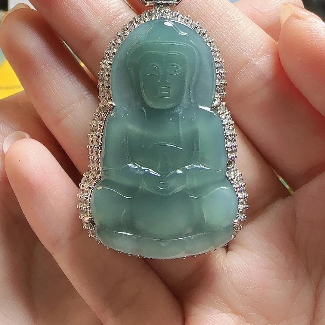 颈饰未镶嵌翡翠章翡翠