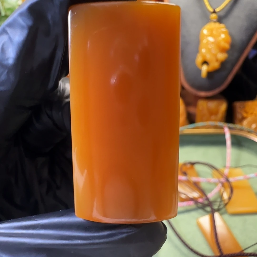 石英质玉（黄龙玉）未镶嵌吊坠缅黄 455.8×23.5无事牌