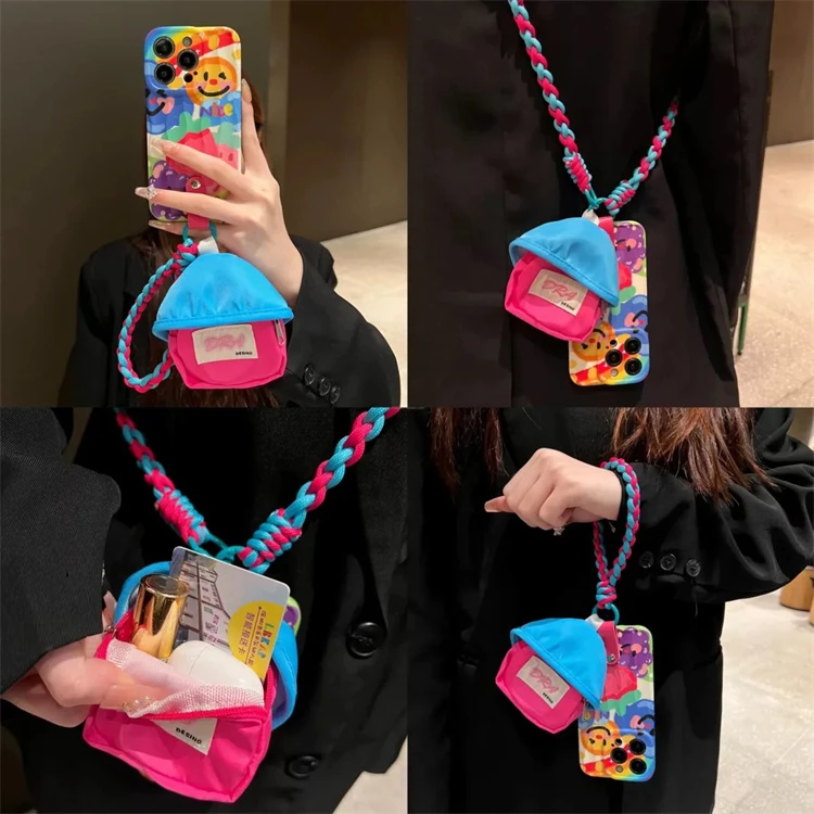 ins小清新草莓笑脸耳机包适用苹果16promax手机壳15pro手提斜跨14