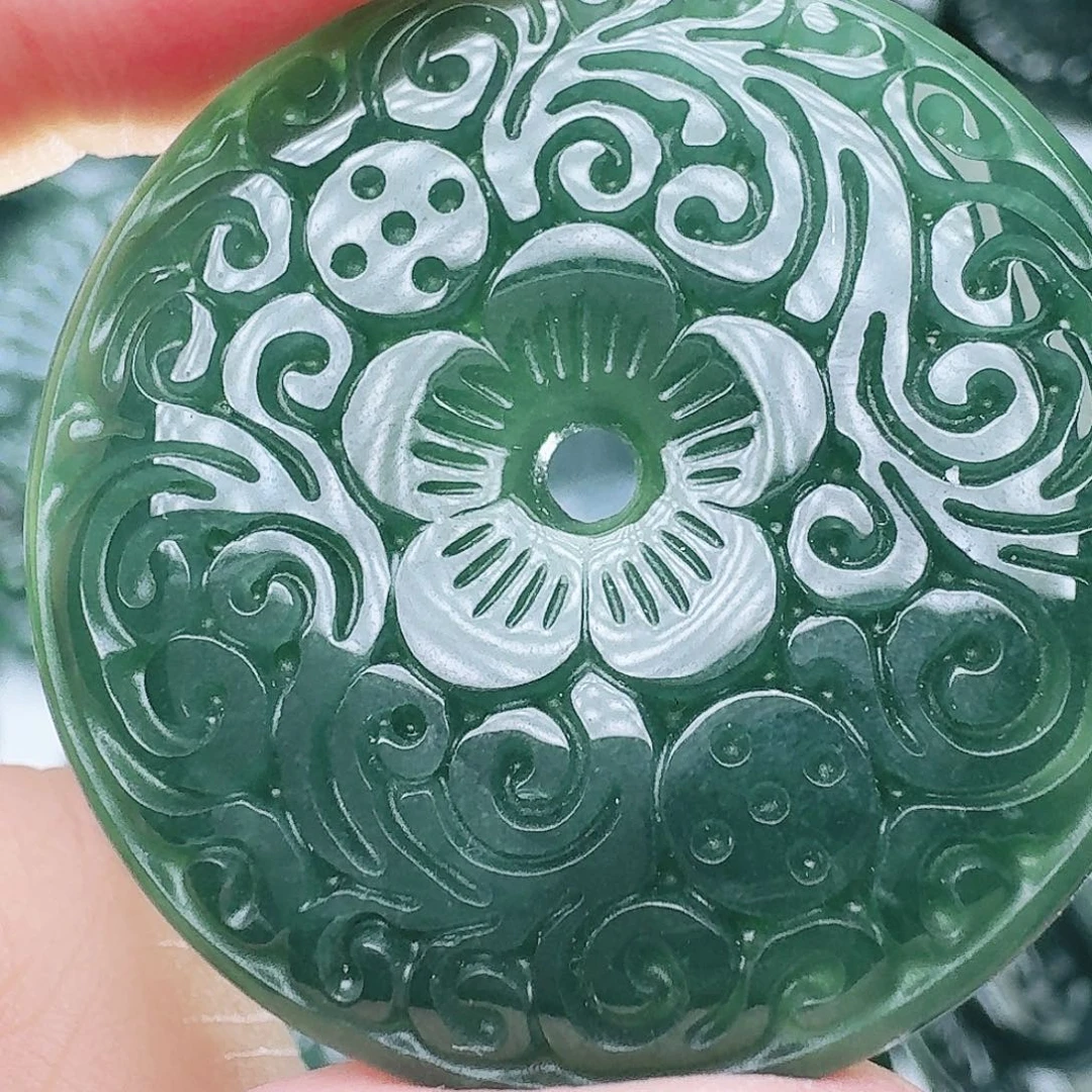 翡翠未镶嵌颈饰天然的A货翡翠多样性发其一