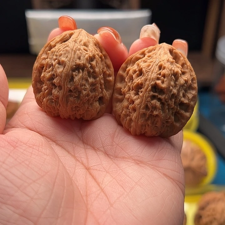 文玩核桃吊坠凹底拉丝蚂蚁纹南疆 全品