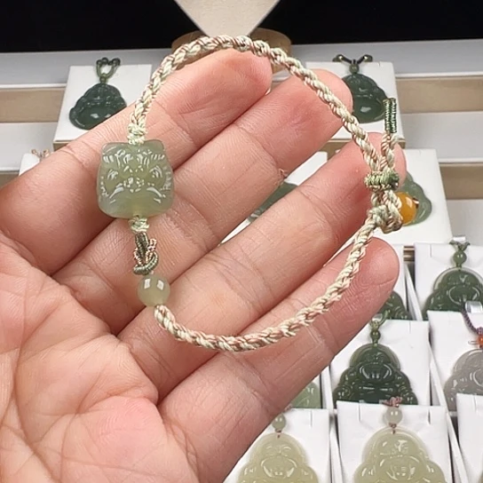 手绳未镶嵌和田玉w****?