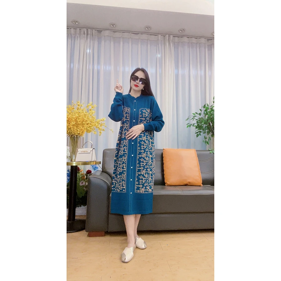 4427 大码女装长袖连衣裙早秋新款针织裙