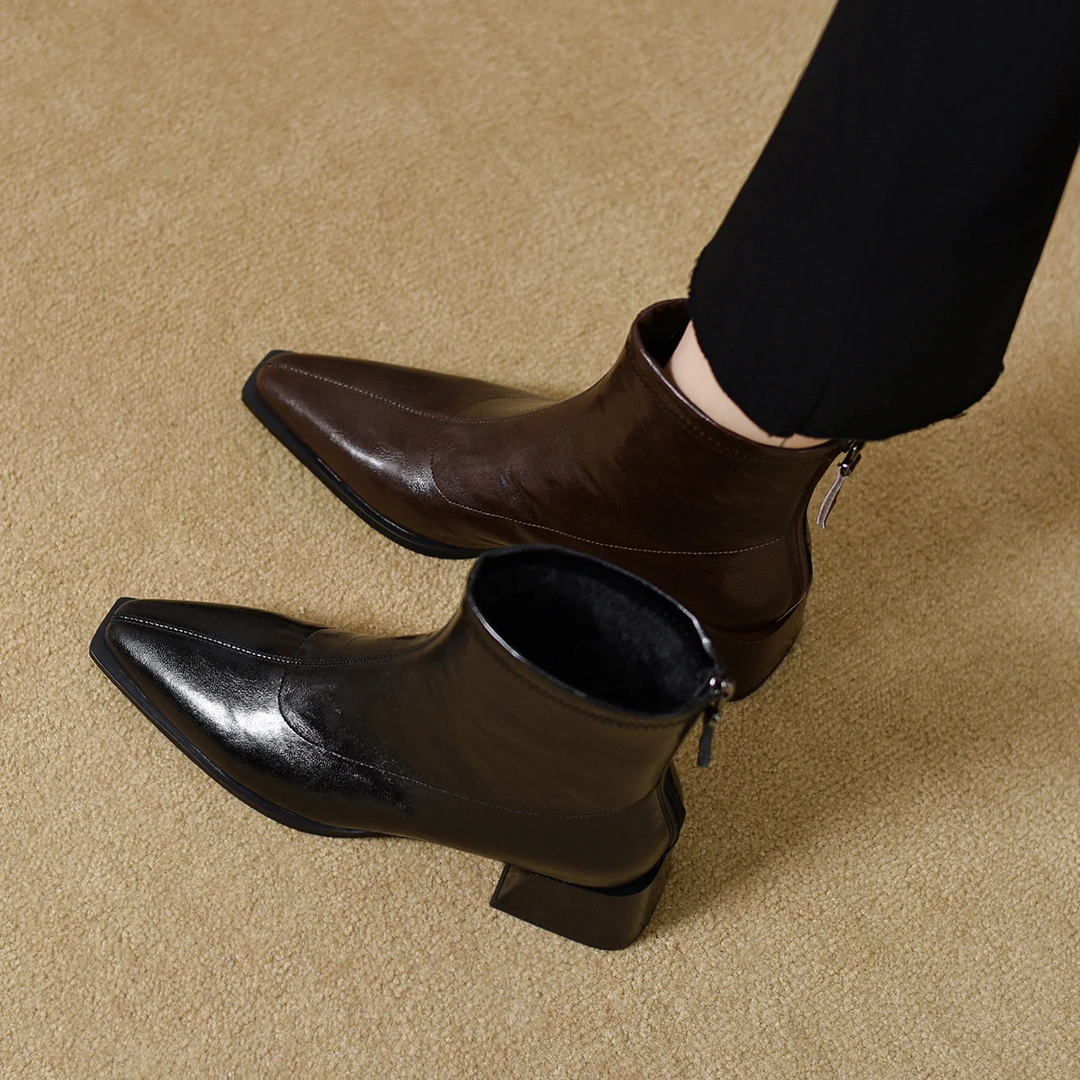 2025秋冬新款真皮短靴女中跟粗跟气质小靴子尖头法试瘦瘦靴女靴