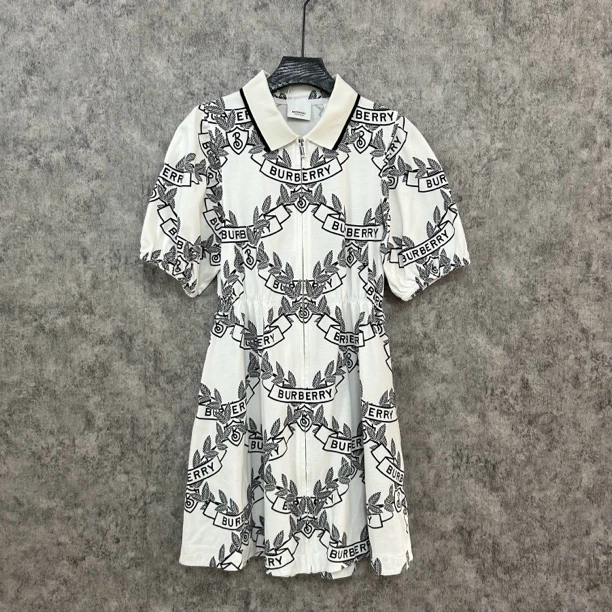 95新 BURBERRY/博柏利 Burberry白色字母连衣裙