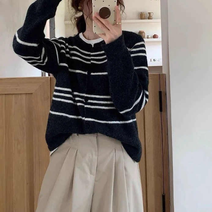165  韩系慵懒风显瘦软糯Y绒毛衫宽松毛衣开衫（ZJ18）