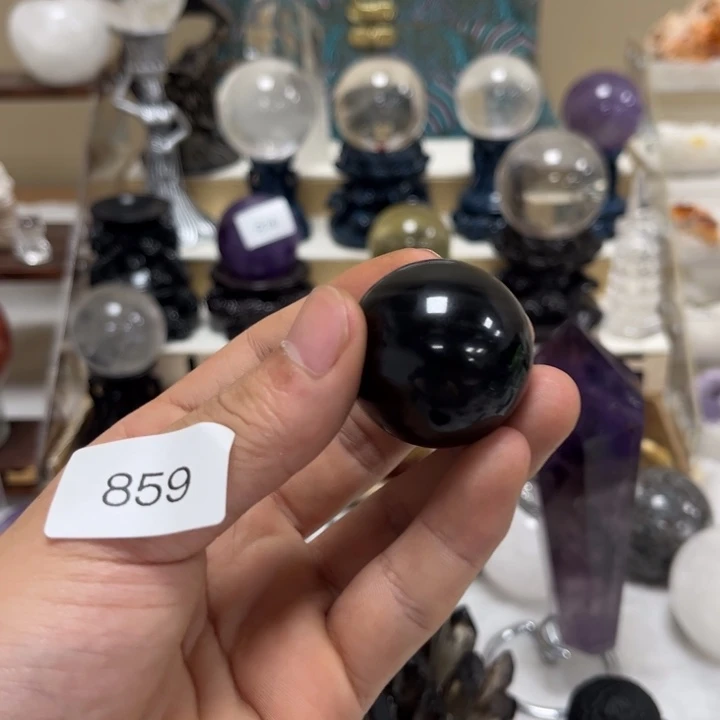 未镶嵌水晶大型摆件（非配饰）?**?