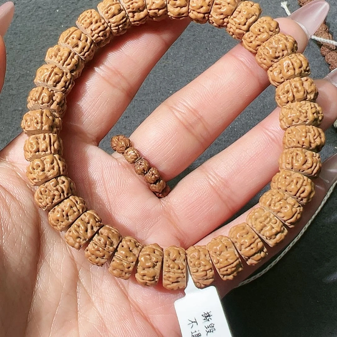 金刚菩提吊坠藏切盘龙纹手串