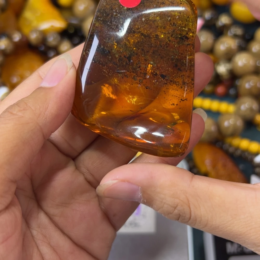 未镶嵌琥珀珠宝奇石106