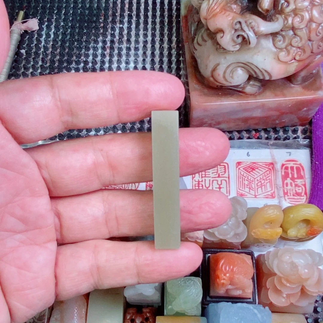 油***叔巴林石印石我们可以看到这个