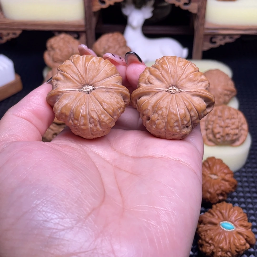 出***帅吊坠文玩核桃南瓜墩