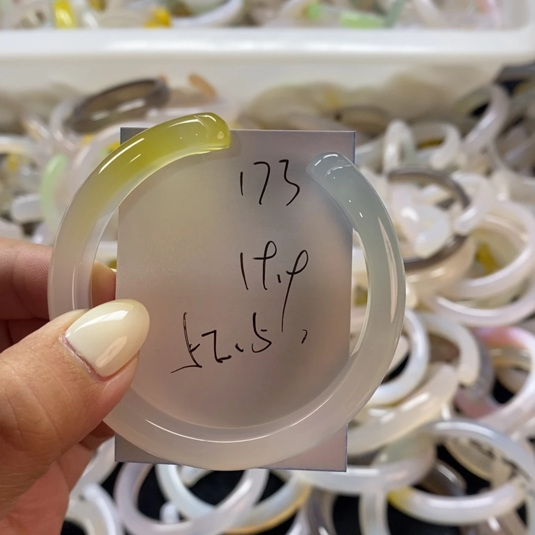 手镯玛瑙/玉髓未镶嵌173