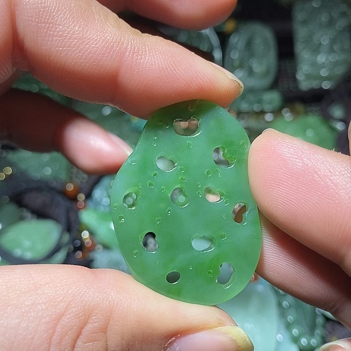 和田玉（糖玉）未镶嵌吊坠(不含链)