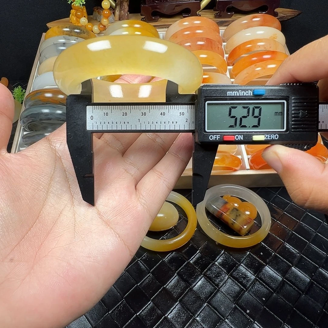 石英质玉（黄龙玉）未镶嵌手镯