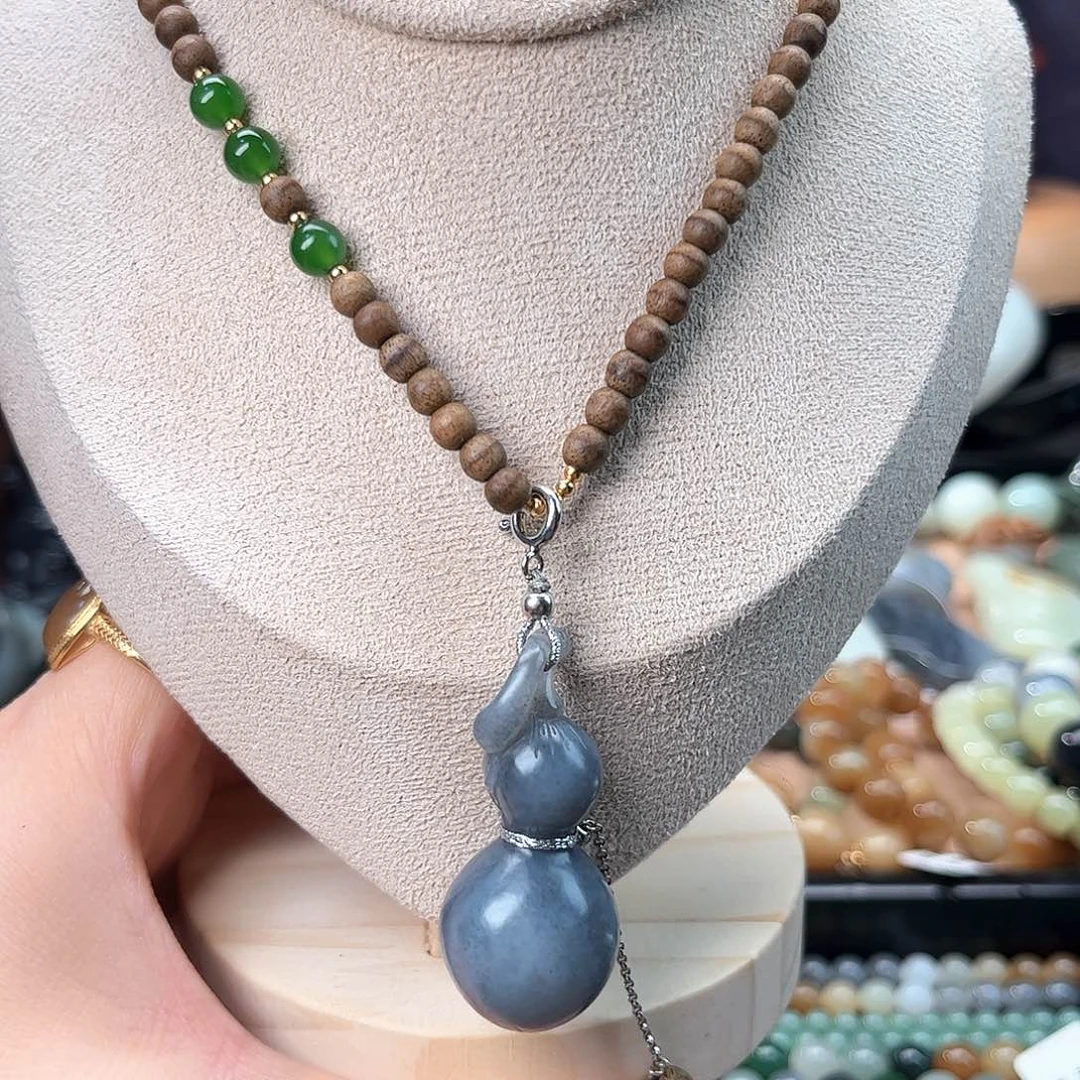 颈饰未镶嵌和田玉