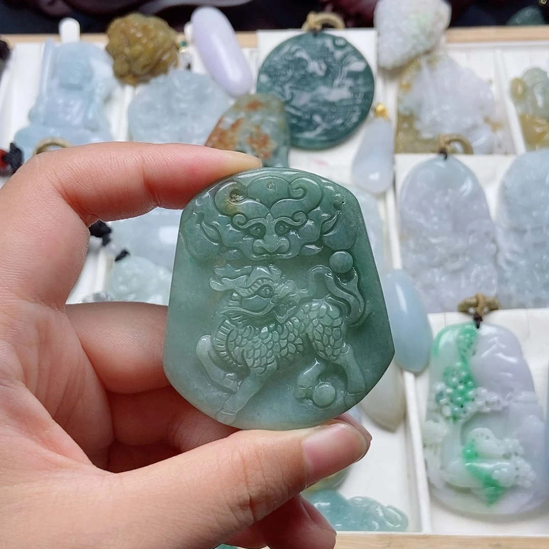 翡翠未镶嵌颈饰翡翠