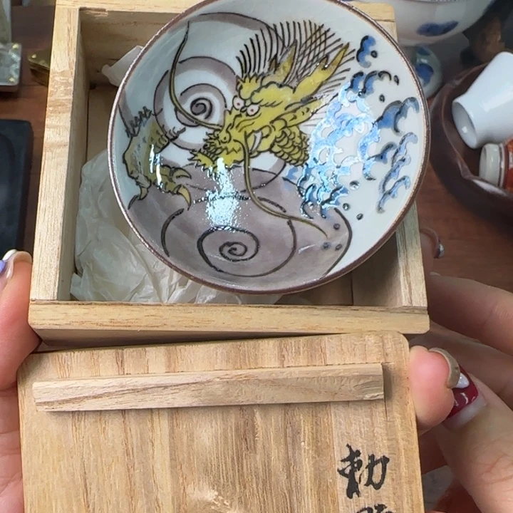 一个陶瓷物件哈哈哈哈哈