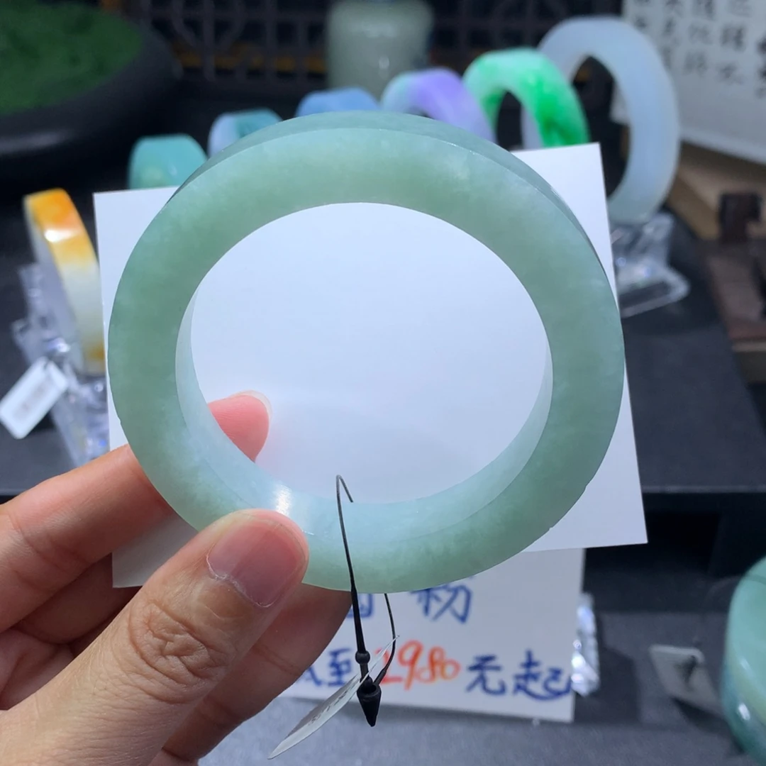 未镶嵌手镯定制翡翠