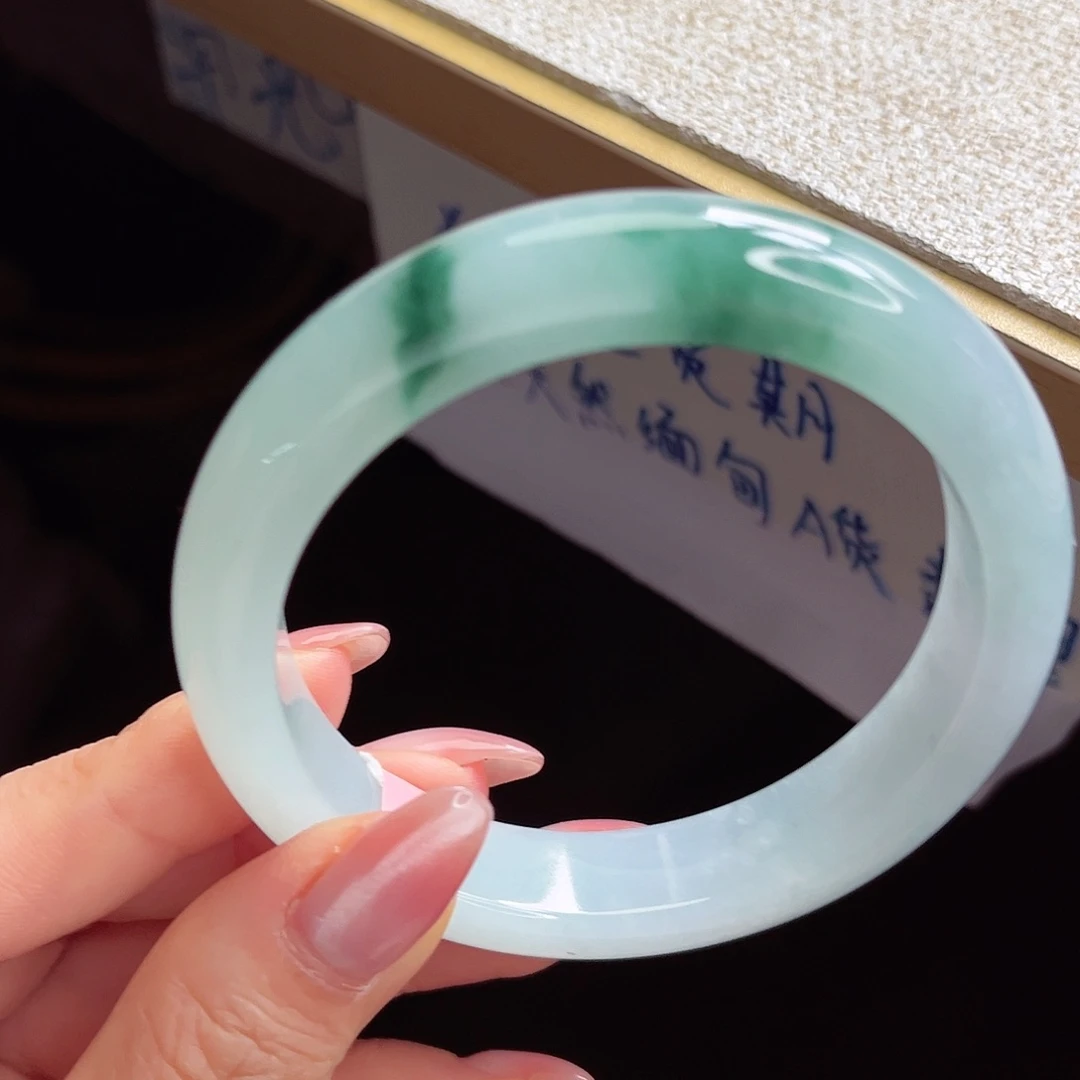 翡翠未镶嵌手镯手镯