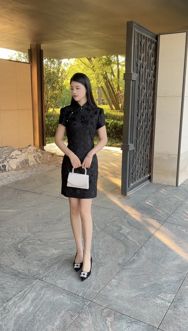 新中式旗袍烧花工艺日常斜襟旗袍时尚黑色夏季短款