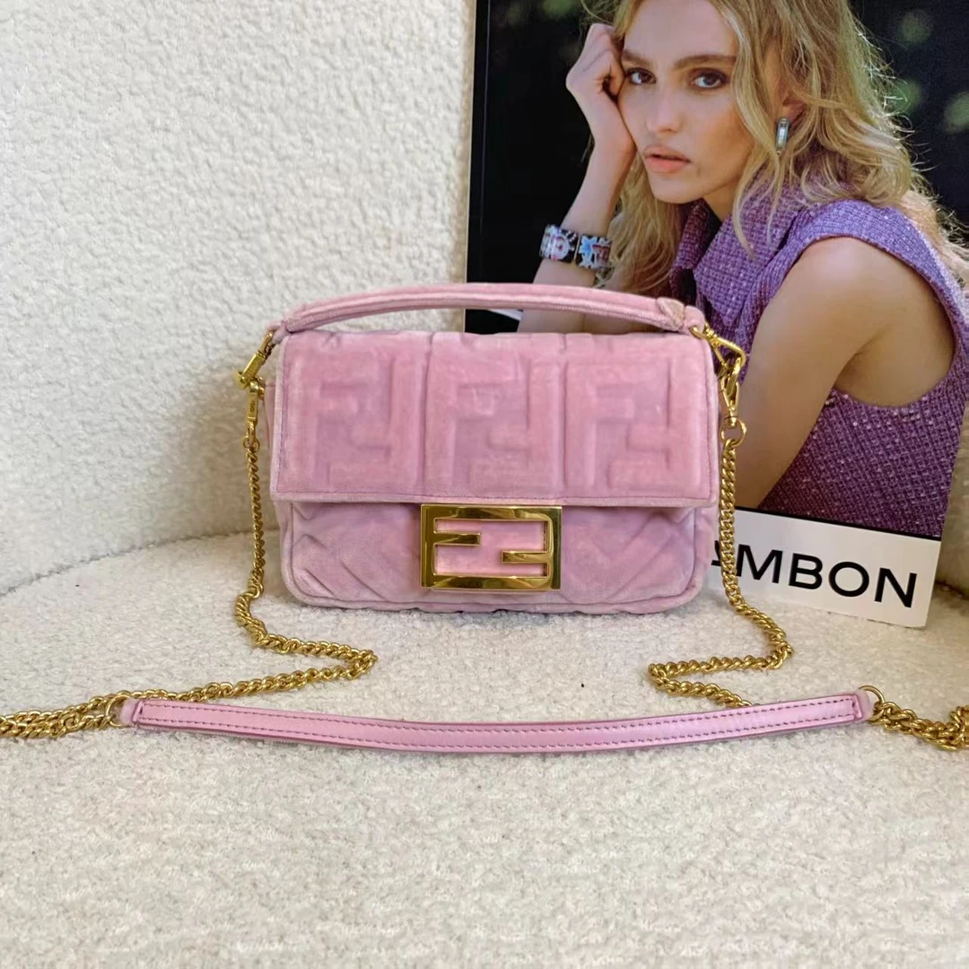 99新 FENDI/芬迪 壹臻湘/粉丝绒mini法棍包/12期免息/ 15573589