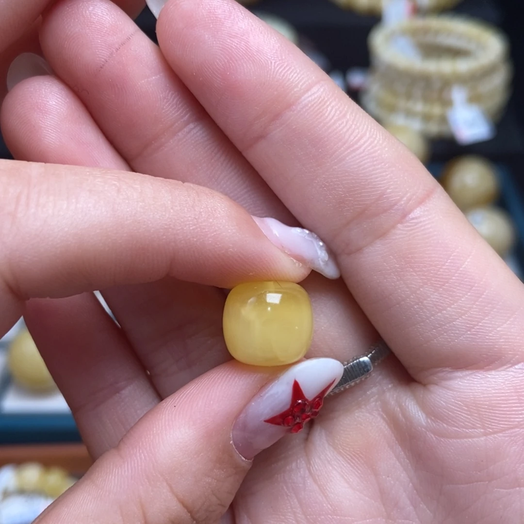 蜜蜡未镶嵌珠宝奇石11.3*10.3mm