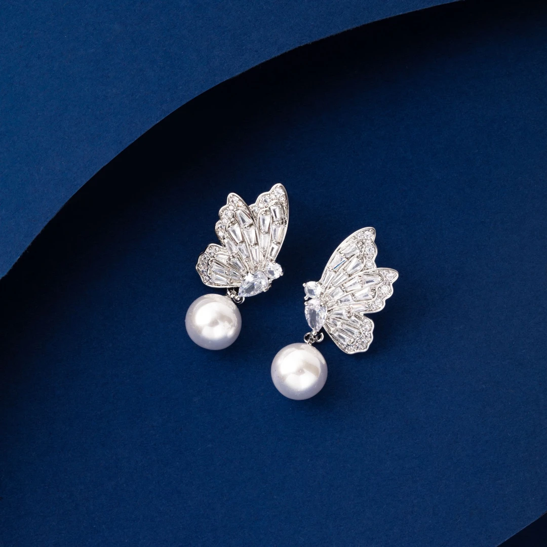 铜合金锆石耳饰 新款时尚百搭蝴蝶珠珠耳环气质轻奢精致优雅耳饰