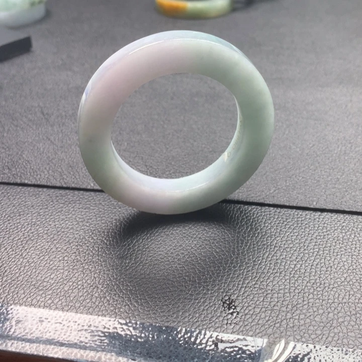 定制翡翠未镶嵌镯子