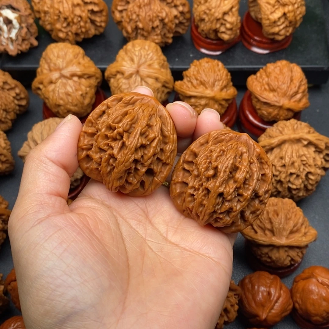 ****万文玩核桃把件41虎头