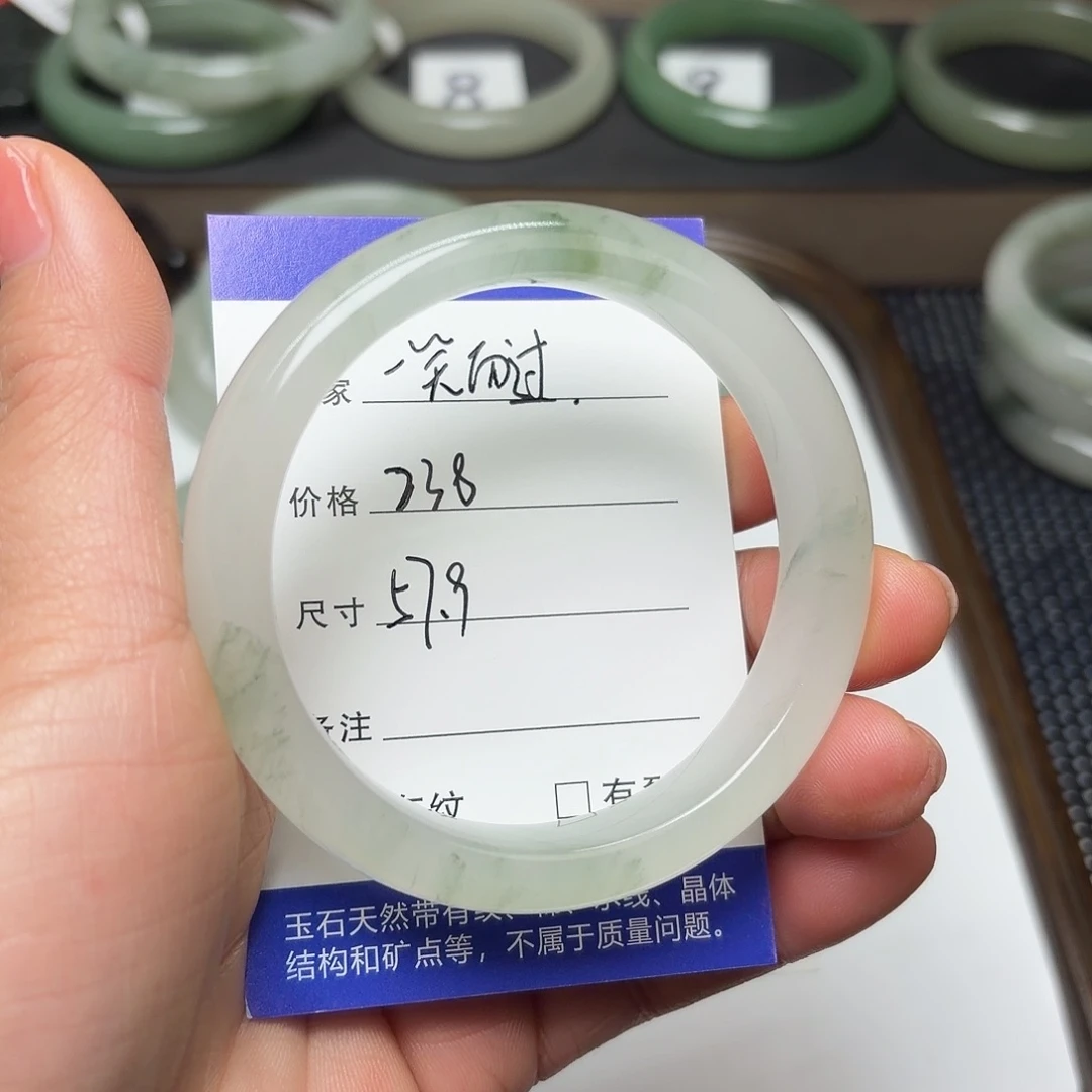 一***过石英质玉未镶嵌手镯