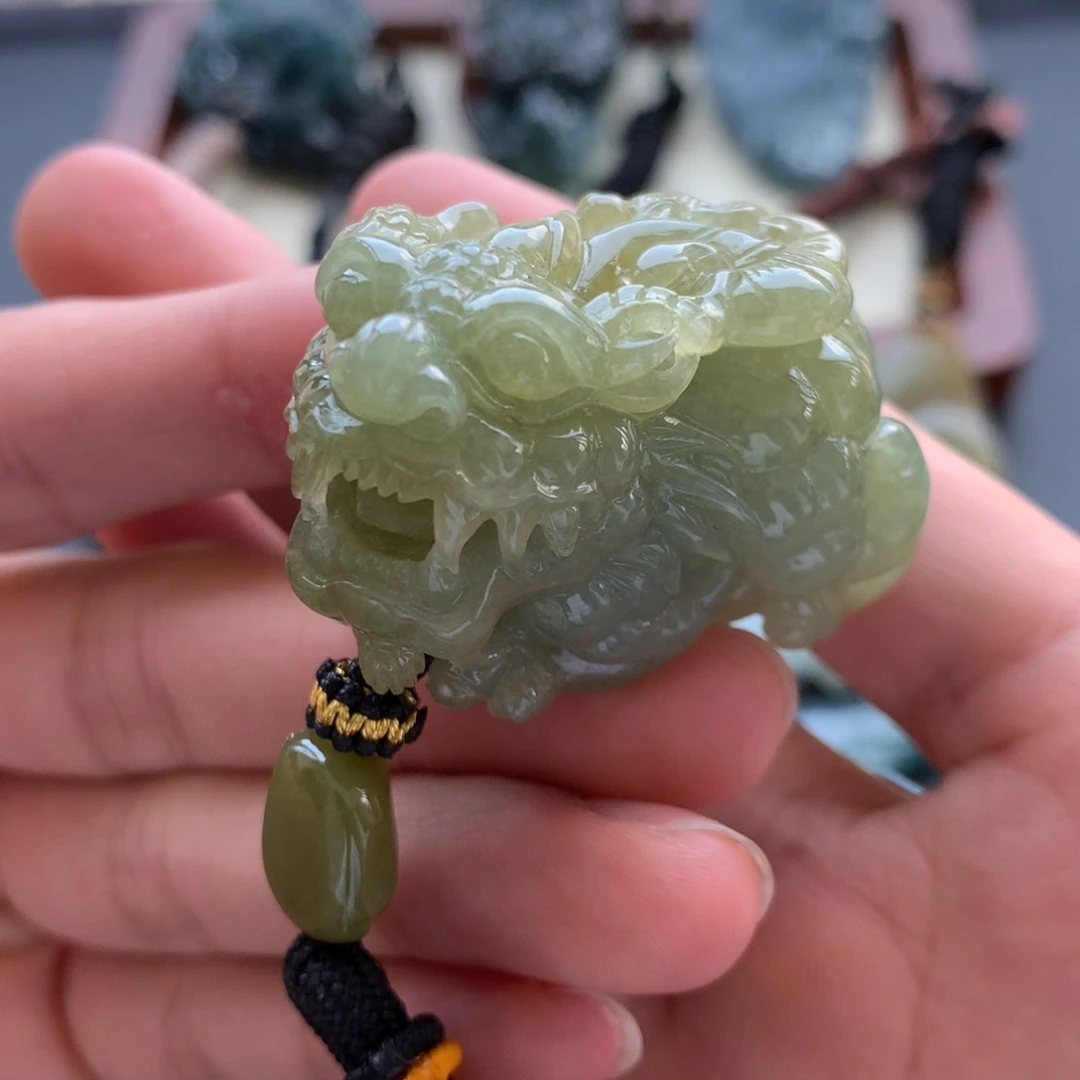 翡翠未镶嵌项链貔貅