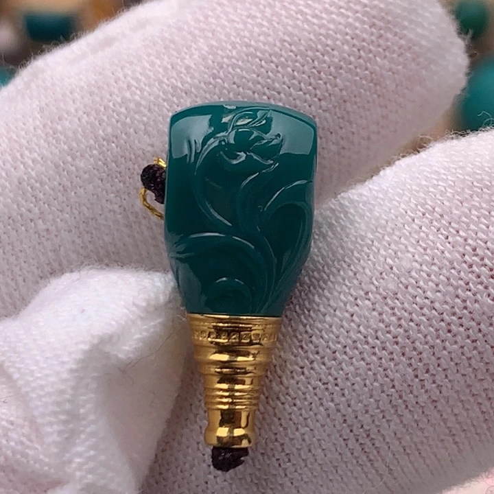 绿松石车挂18K金镶嵌