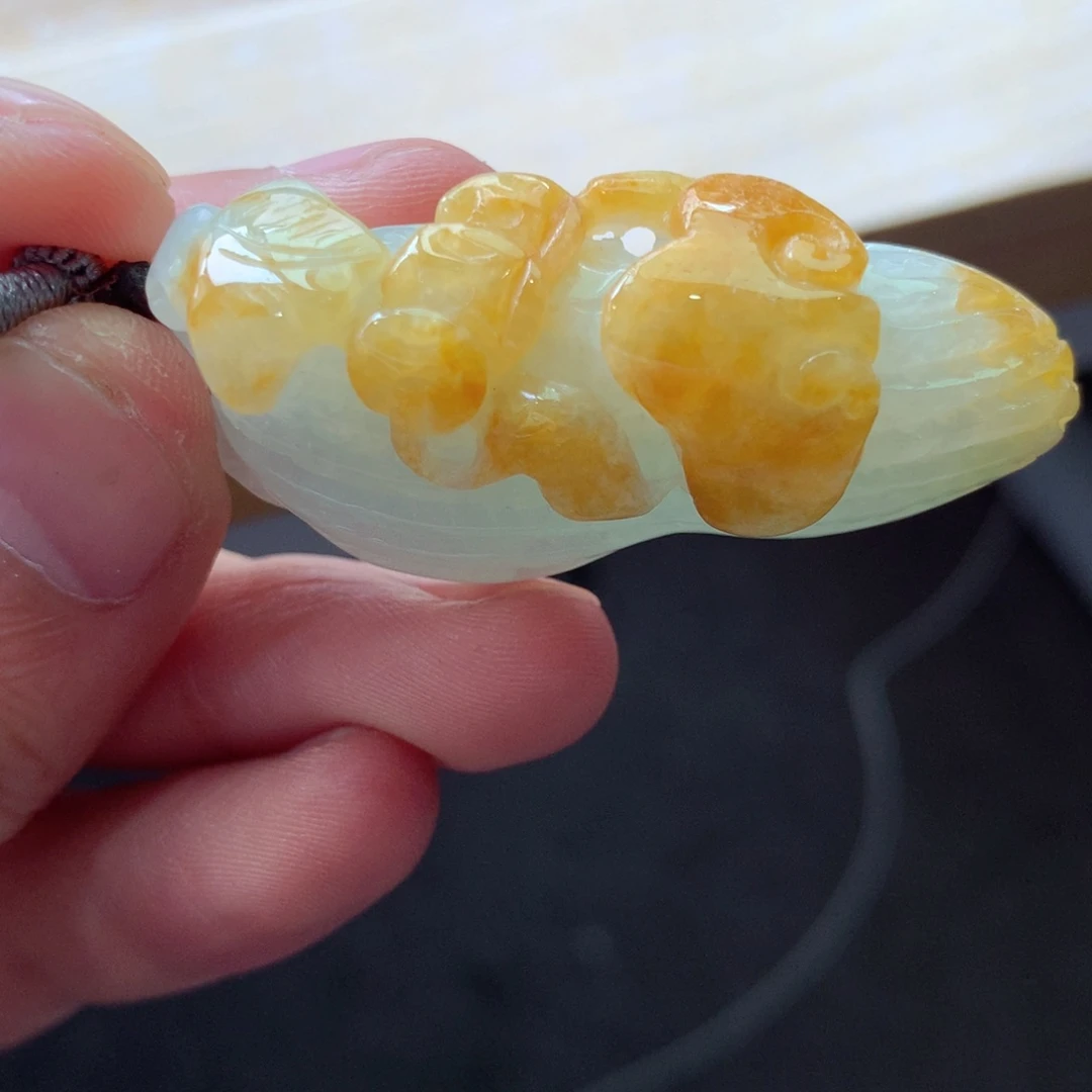 翡翠颈饰未镶嵌吊坠