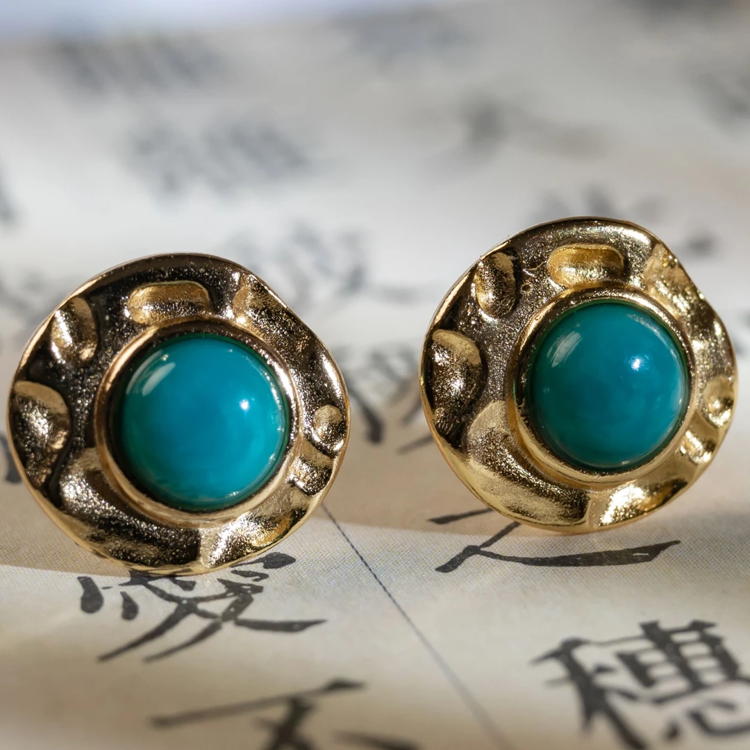 湖北十堰原矿绿松石耳钉精致时尚