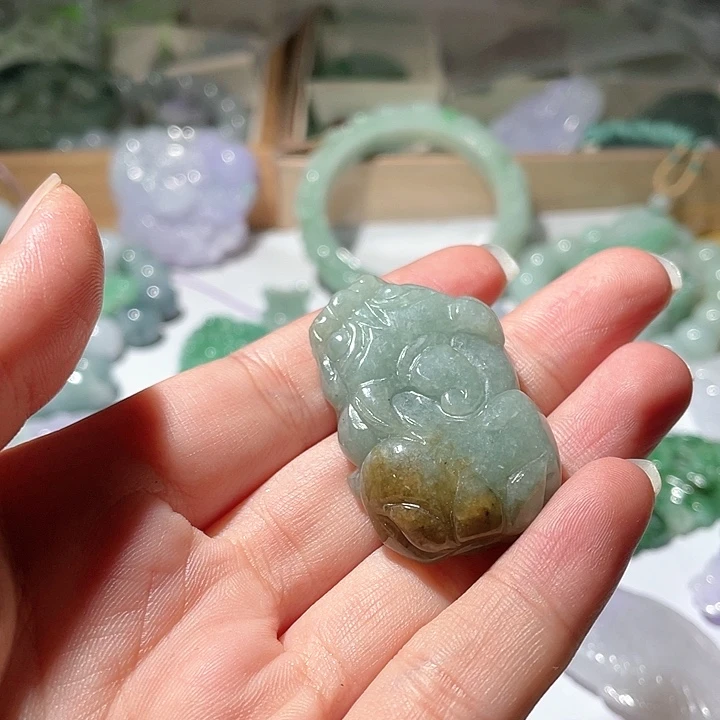 颈饰未镶嵌翡翠天