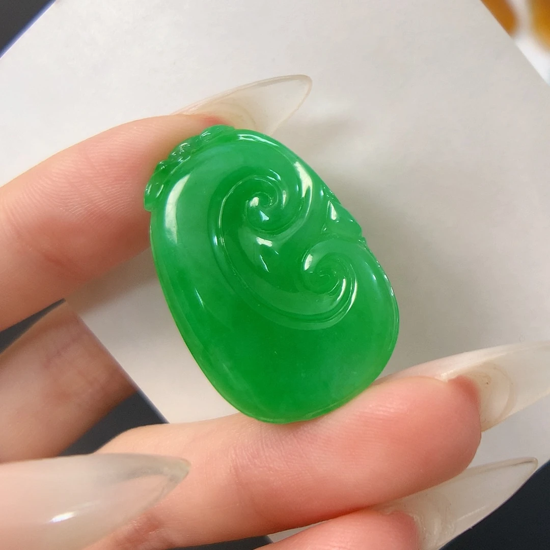 颈饰未镶嵌翡翠如意