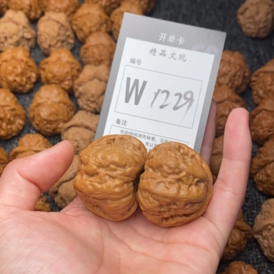 吊坠桃核我是第一百39