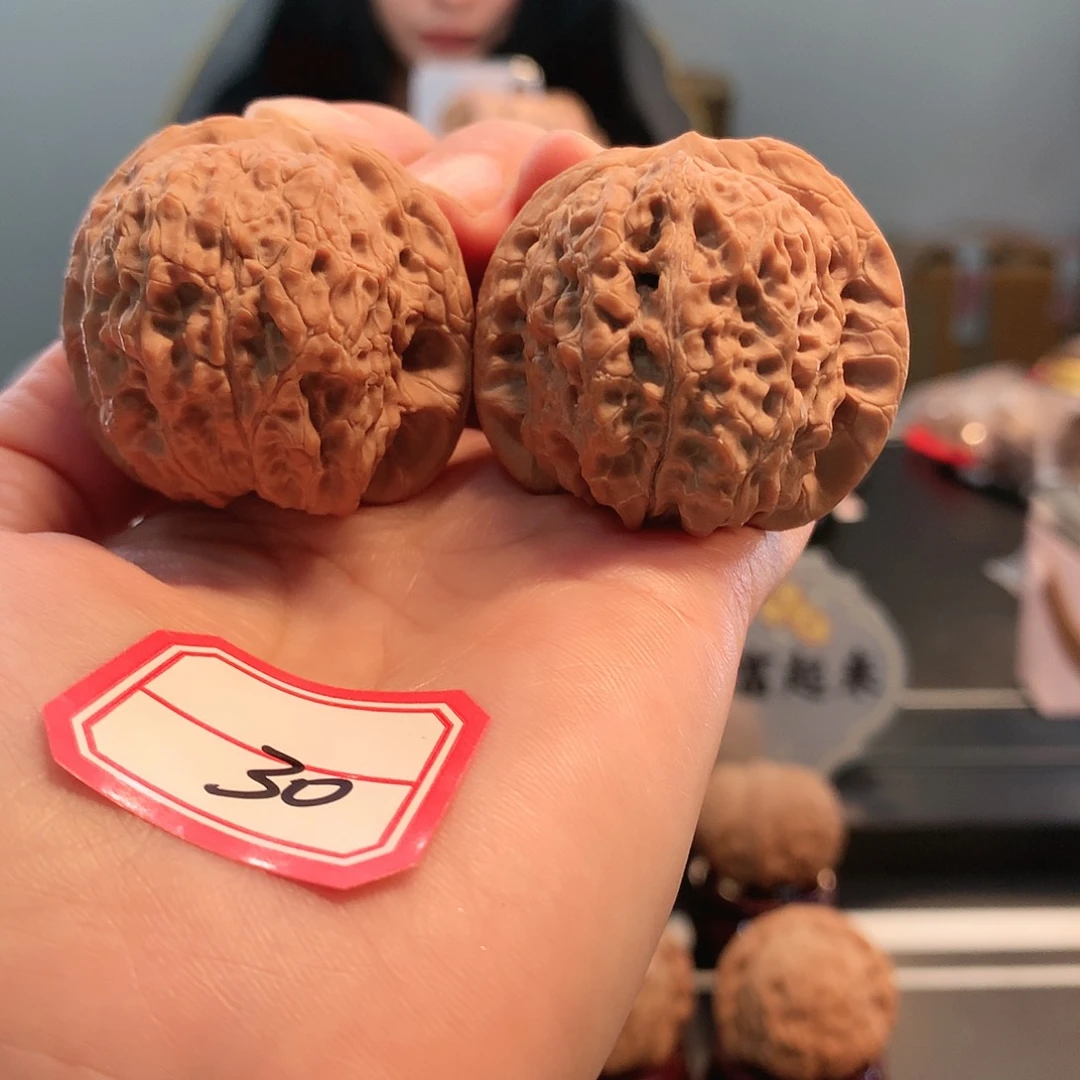 【闪购商品】吊坠文玩核桃血麒麟 40尺