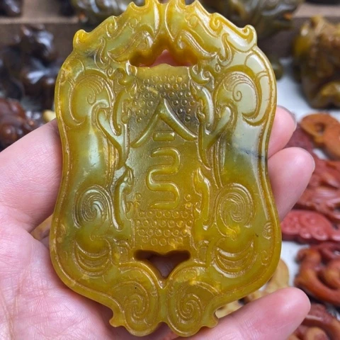 未镶嵌蛇纹石玉颈饰128