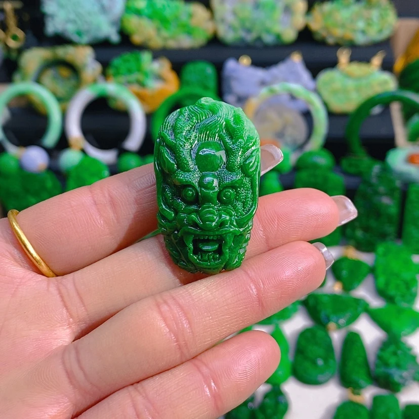 【闪购商品】翡翠颈饰未镶嵌龙