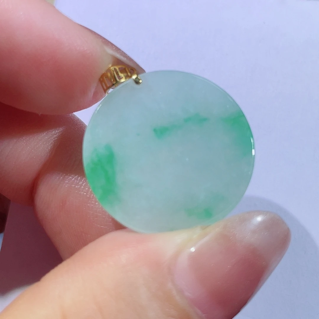 翡翠18K金镶嵌颈饰无事牌