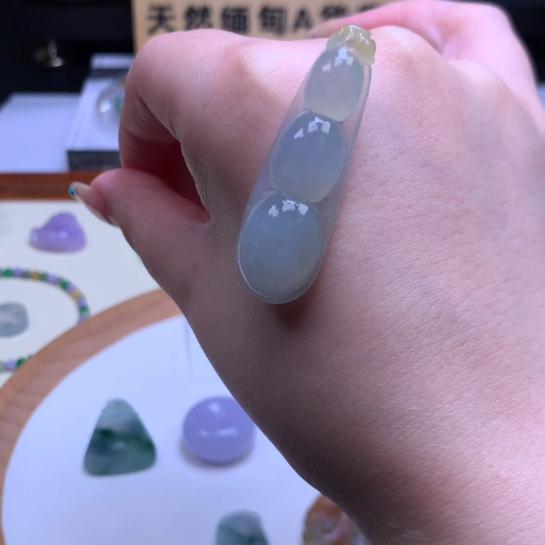 定制翡翠未镶嵌福豆