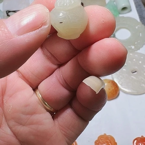 和田玉（糖玉）颈饰未镶嵌沉****