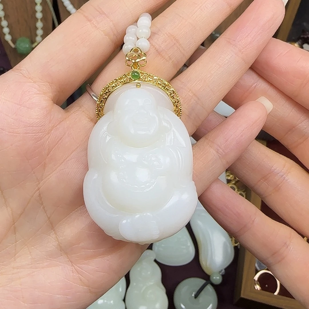 和田玉18K金镶嵌颈饰