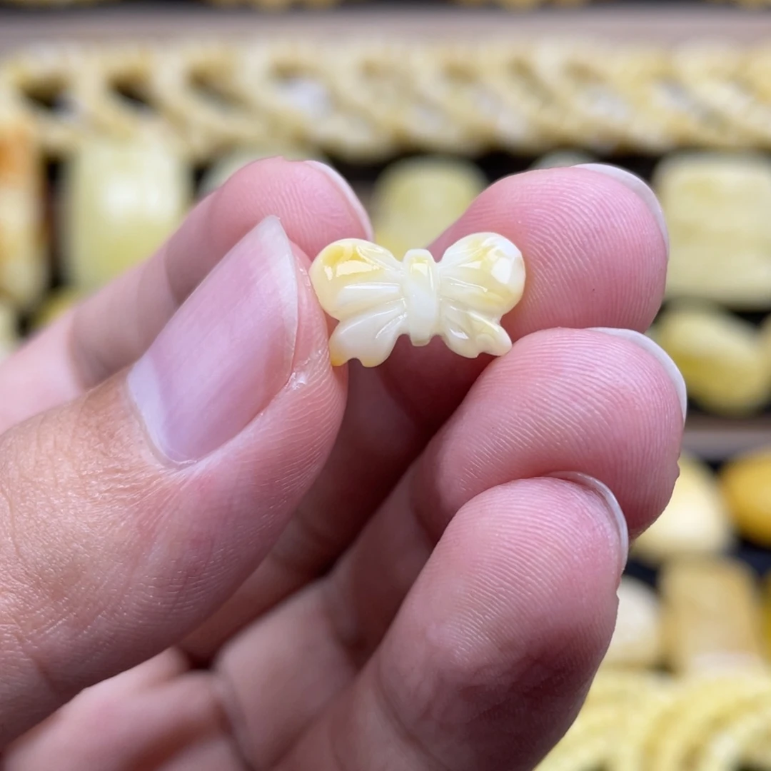 琥珀未镶嵌裸石琥珀蜜蜡