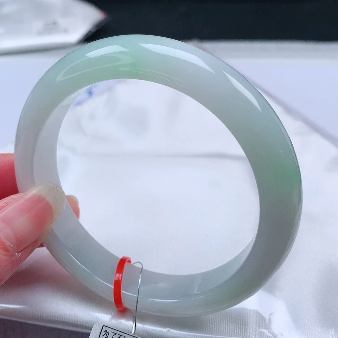 翡翠手镯未镶嵌57圈