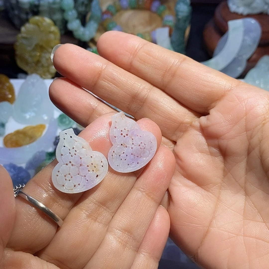 夏***味未镶嵌定制翡翠一对