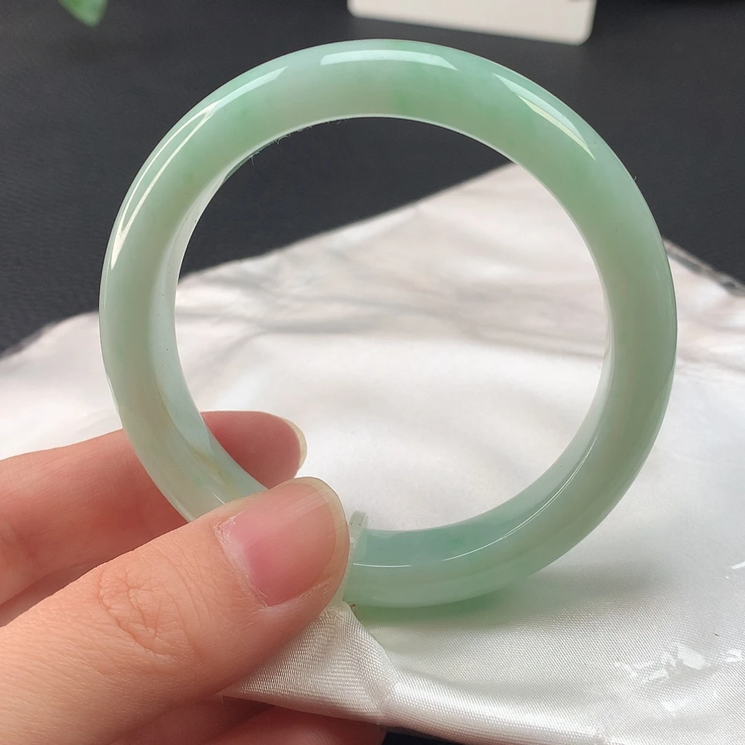 翡翠未镶嵌手镯翡翠