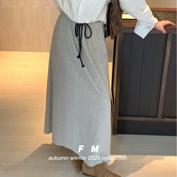 【赵小小&版型好纸片 好看巨百搭】R-98014 条纹慵懒风高腰半身裙女