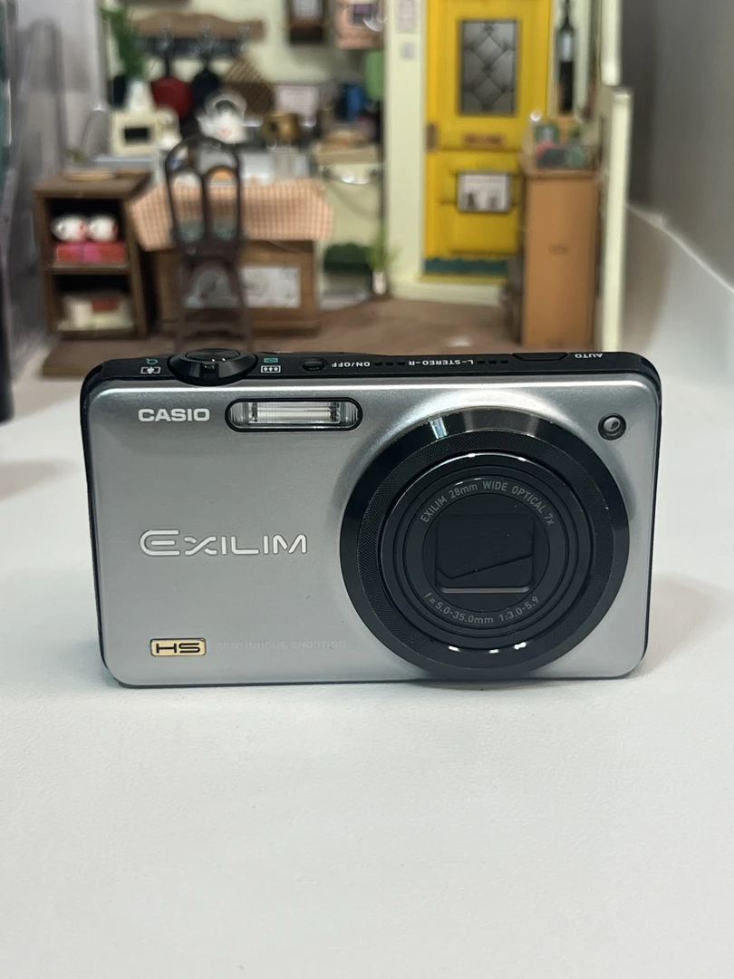 99新 Casio/卡西欧 zr10,1600万像素，7倍光学变焦，带美颜